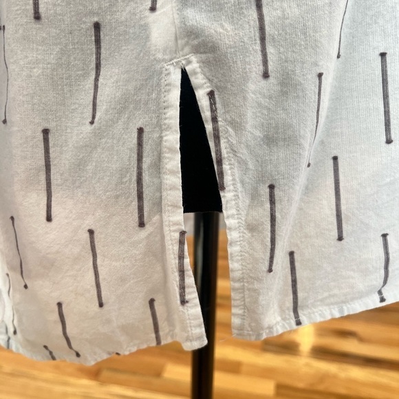 2/$30 Lou & Grey Loft White Gray Half Button Tunic Top Women's sz Large - Picture 6 of 8